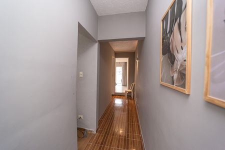 Casa à venda com 185m², 3 quartos e 2 vagasCorredor