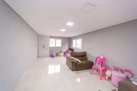 Casa à venda com 185m², 3 quartos e 2 vagasSala de TV