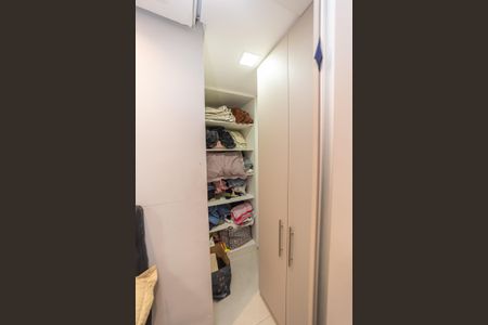 Casa à venda com 185m², 3 quartos e 2 vagasCloset