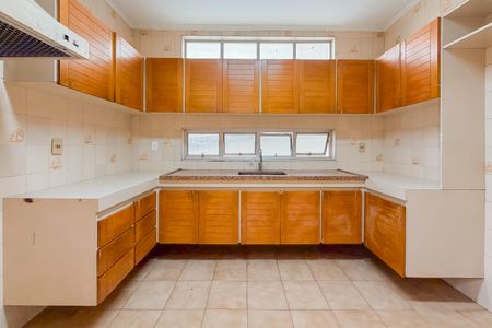 Casa para alugar com 380m², 5 quartos e 5 vagasCozinha