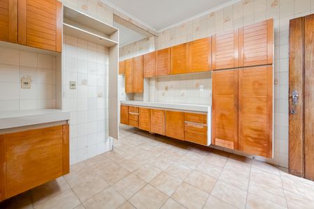 Casa para alugar com 380m², 5 quartos e 5 vagasCozinha