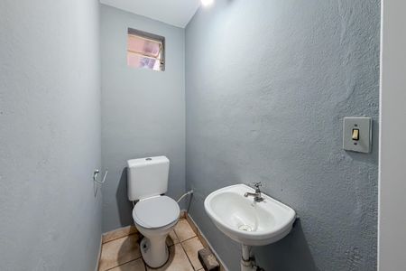 Casa para alugar com 380m², 5 quartos e 5 vagasLavabo