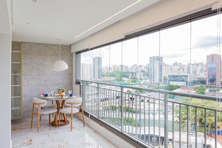 Apartamento para alugar com 116m², 3 quartos e 2 vagasVaranda