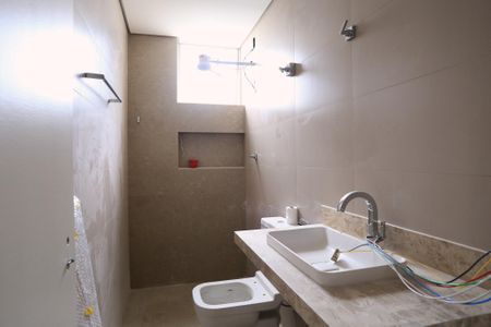 Apartamento para alugar com 68m², 2 quartos e 2 vagasBanheiro