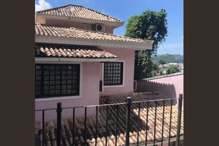 Casa de condomínio à venda com 310m², 3 quartos e 2 vagasFachada