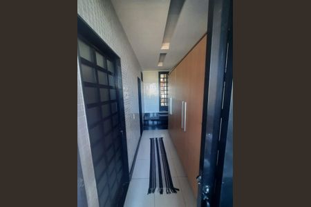 Casa de condomínio à venda com 310m², 3 quartos e 2 vagasCorredor