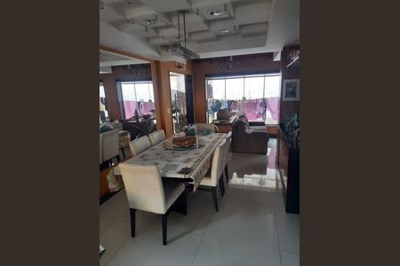 Casa de condomínio à venda com 310m², 3 quartos e 2 vagasSala