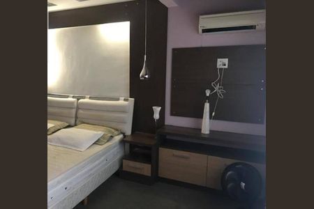 Casa de condomínio à venda com 310m², 3 quartos e 2 vagasQuarto