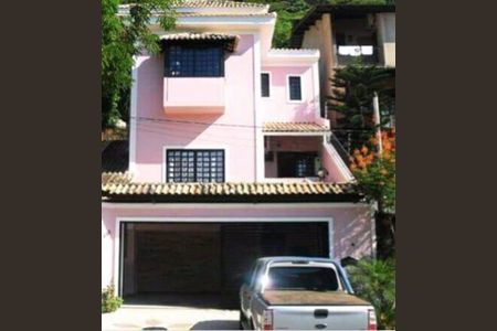 Casa de condomínio à venda com 310m², 3 quartos e 2 vagasFachada