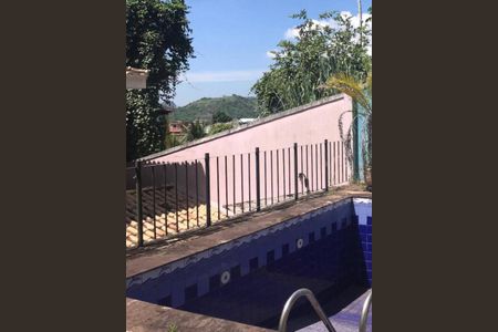 Casa de condomínio à venda com 310m², 3 quartos e 2 vagasÁrea externa