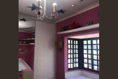 Casa de condomínio à venda com 310m², 3 quartos e 2 vagasQuarto