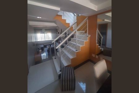 Casa de condomínio à venda com 310m², 3 quartos e 2 vagasSala