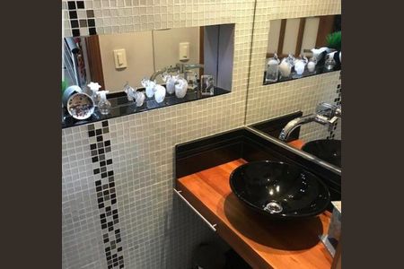 Casa de condomínio à venda com 310m², 3 quartos e 2 vagasBanheiro