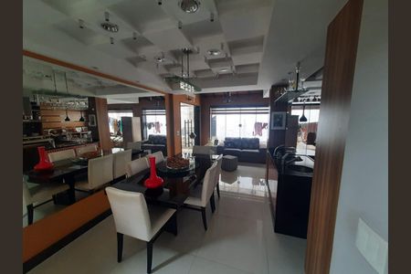 Casa de condomínio à venda com 310m², 3 quartos e 2 vagasSala