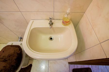 Casa à venda com 124m², 3 quartos e 2 vagasBanheiro social 2