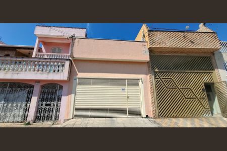Casa à venda com 124m², 3 quartos e 2 vagasFachada