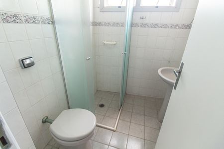 Banheiro de apartamento para alugar com 1 quarto, 42m² em Vila Monumento, São Paulo