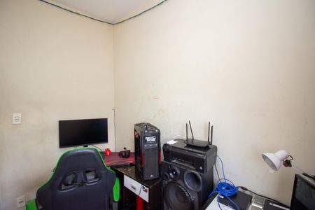 Casa à venda com 117m², 4 quartos e 4 vagasEscritório