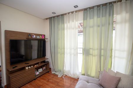 Sala de casa à venda com 4 quartos, 117m² em Bernardo Monteiro, Contagem