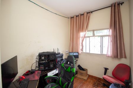 Casa à venda com 117m², 4 quartos e 4 vagasEscritório