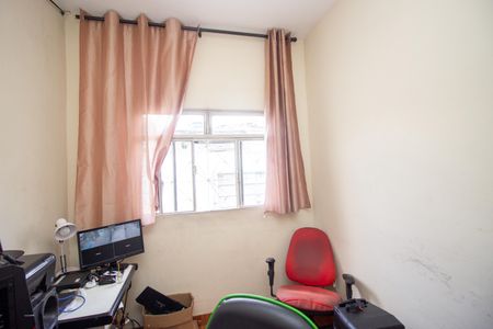 Casa à venda com 117m², 4 quartos e 4 vagasEscritório