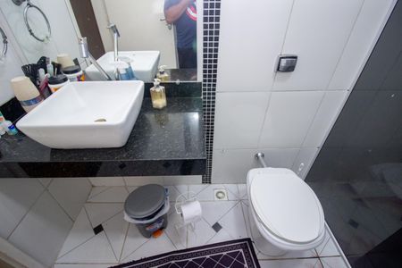 Casa à venda com 117m², 4 quartos e 4 vagasBanheiro Social