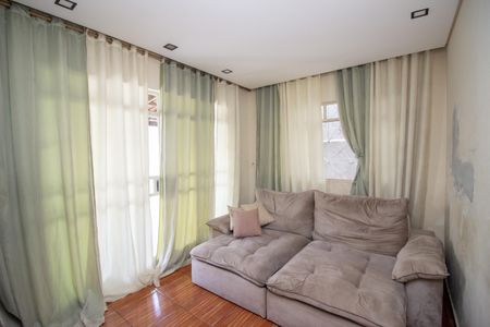 Sala de casa à venda com 4 quartos, 117m² em Bernardo Monteiro, Contagem