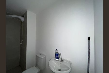 Apartamento para alugar com 34m², 2 quartos e sem vagaBanheiro