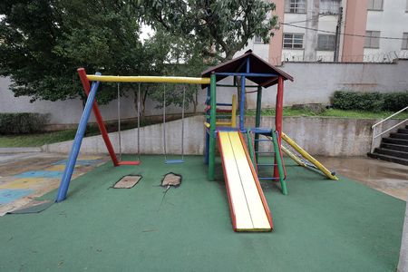 Apartamento para alugar com 55m², 2 quartos e 2 vagasÁrea comum - Playground