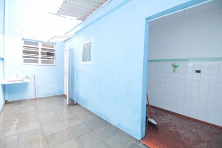 Casa à venda com 80m², 2 quartos e sem vagaQuintal