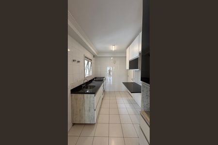 Apartamento para alugar com 133m², 3 quartos e 2 vagasCozinha