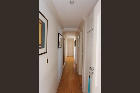 Apartamento à venda com 147m², 3 quartos e 3 vagas Apartamento à venda com 147m², 3 quartos e 3 vagascorredor