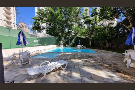 Apartamento à venda com 147m², 3 quartos e 3 vagas Apartamento à venda com 147m², 3 quartos e 3 vagasÁrea comum - Piscina