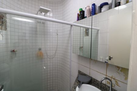 Casa à venda com 70m², 1 quarto e 2 vagasBanheiro