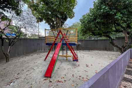 Apartamento para alugar com 64m², 2 quartos e 1 vagaÁrea comum - Playground