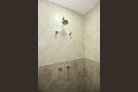 Apartamento à venda com 67m², 2 quartos e 1 vagaChuveiro do Banheiro