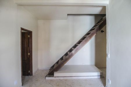 Sala de casa para alugar com 2 quartos, 58m² em Vila Abolicao, Nova Iguaçu