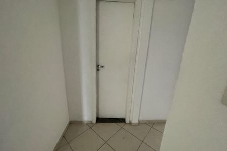 Corredor de apartamento para alugar com 2 quartos, 95m² em Jardim Vinte E Cinco de Agosto, Duque de Caxias