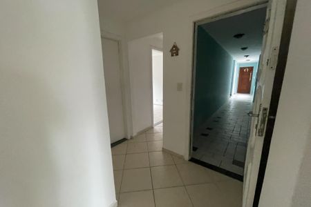 Corredor de apartamento para alugar com 2 quartos, 95m² em Jardim Vinte E Cinco de Agosto, Duque de Caxias
