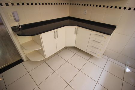 Apartamento para alugar com 89m², 2 quartos e 2 vagasCozinha