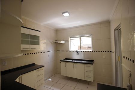 Apartamento para alugar com 89m², 2 quartos e 2 vagasCozinha