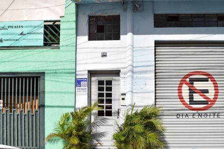 Casa à venda com 200m², 2 quartos e 3 vagasFachada