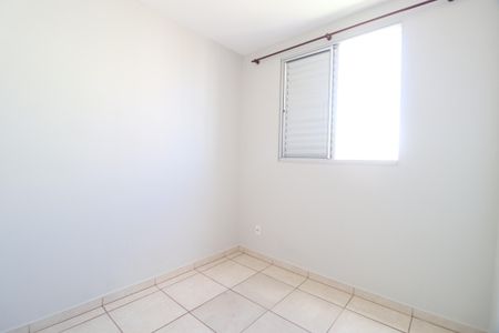 Quarto 2 de apartamento para alugar com 2 quartos, 50m² em Aclimação, Uberlândia