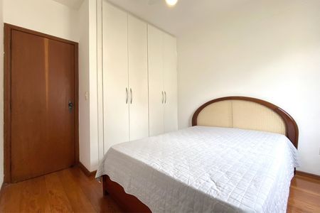 Apartamento à venda com 105m², 3 quartos e 2 vagasQuarto 2