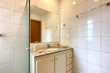 Apartamento à venda com 105m², 3 quartos e 2 vagasBanheiro da Suíte 1