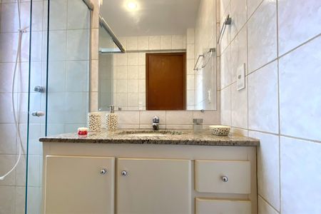 Apartamento à venda com 105m², 3 quartos e 2 vagasBanheiro da Suíte 1