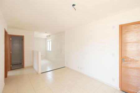 Sala de apartamento para alugar com 2 quartos, 45m² em Guaratiba, Rio de Janeiro