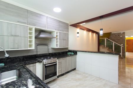 Casa para alugar com 190m², 4 quartos e 2 vagasCozinha 1 