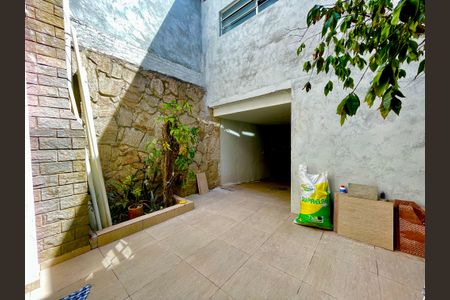Casa para alugar com 85m², 3 quartos e sem vagaQuintal