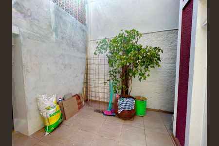 Casa para alugar com 85m², 3 quartos e sem vagaQuintal